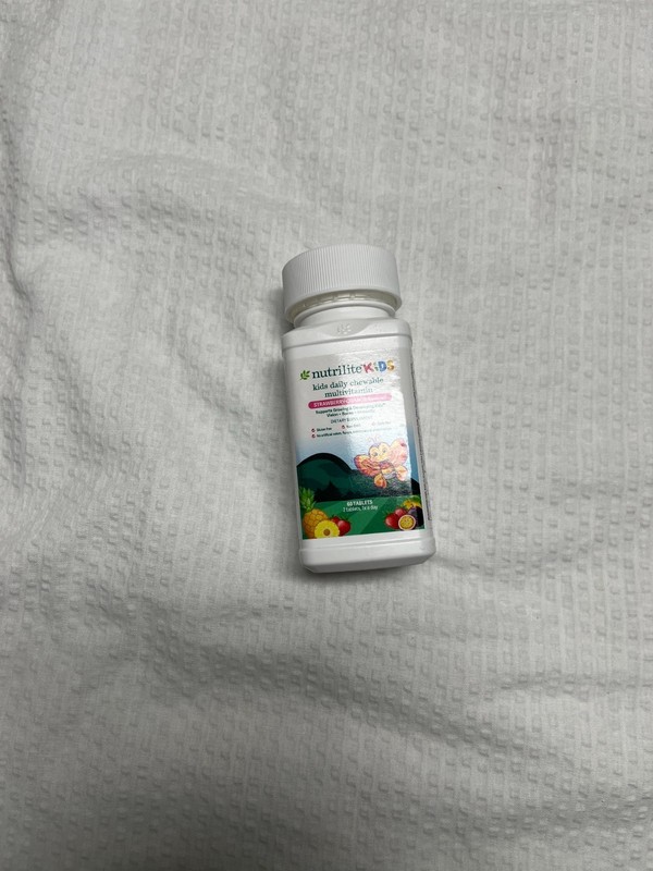 Amway Nutrilite Kids Daily Chewable Multivitamins 60 tabs 05/2027 Expiration Dte