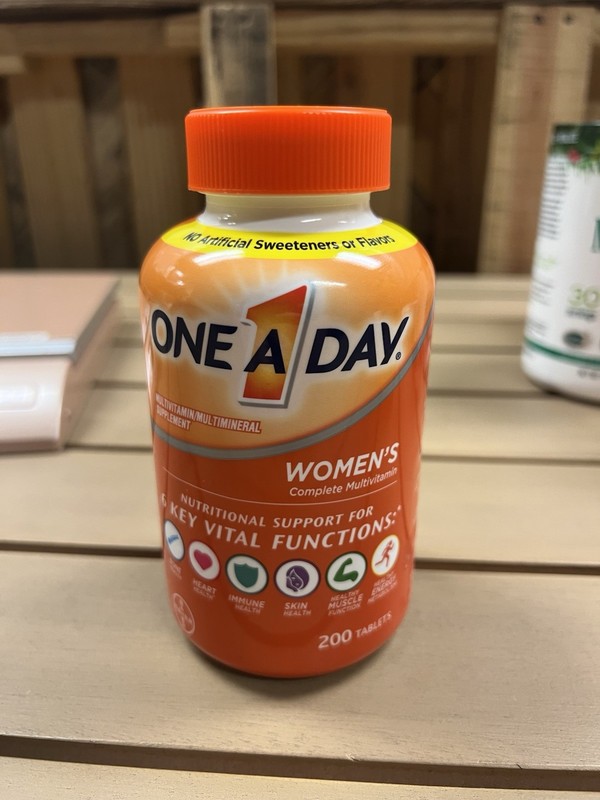 ONE A DAY WOMEN’S HEALTH COMPLETE MULTIVITAMIN MULTIMINERAL 200 TAB Exp 06/2026
